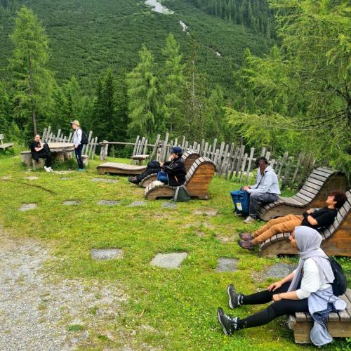 Schülergruppe in der Schlick 2000 beim Wandern