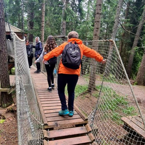 Schülergruppe in der Schlick 2000 beim Wandern