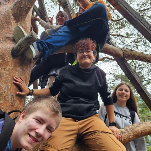 Schülergruppe in der Schlick 2000 beim Wandern