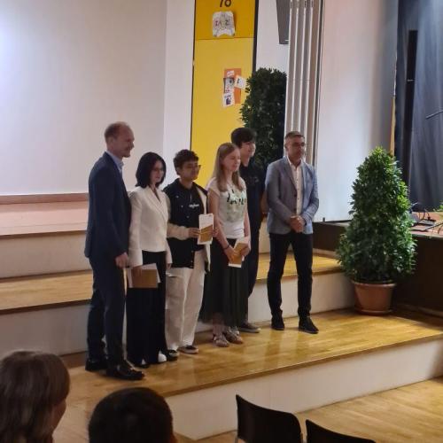 SchülerInnengruppe der Schulentlassfeier
