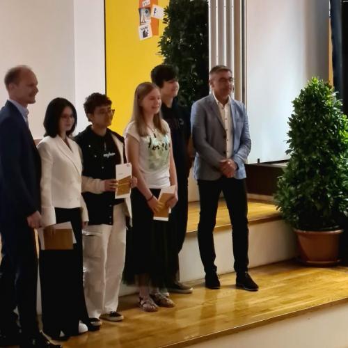 SchülerInnengruppe der Schulentlassfeier