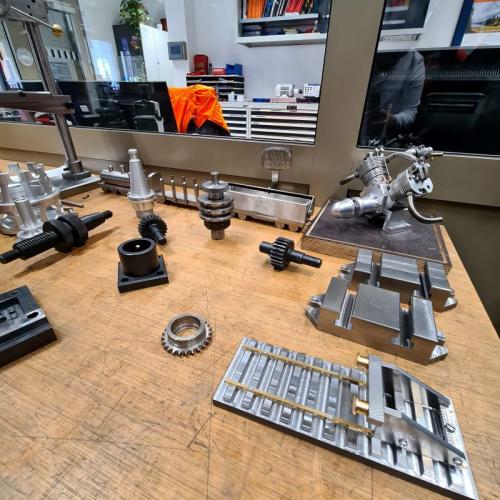 Beispiele für Werkstücke im Metallbereich der ÖBB Lehrwerkstätte