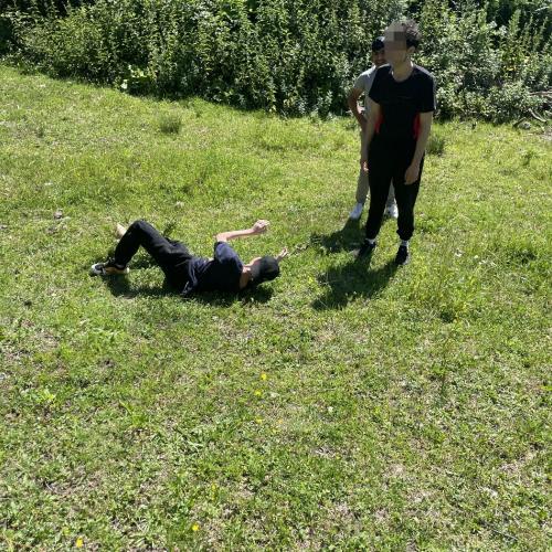 Schüler beim Herunterrollen