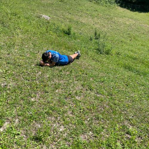 Schüler beim Herunterrollen