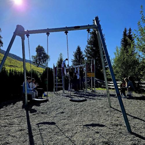 Spielplatz mit SchülerInnen