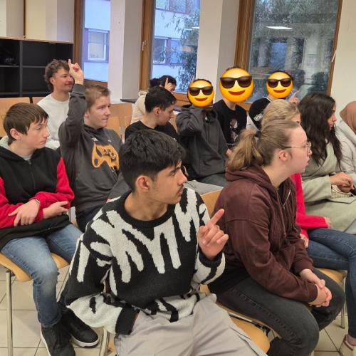Schülergruppe beim BIZ