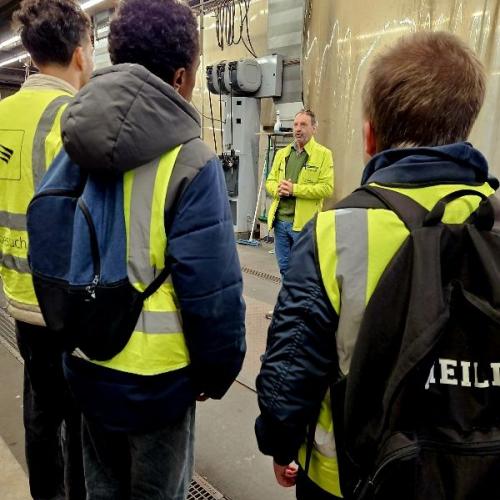 Schülergruppe in der IVB