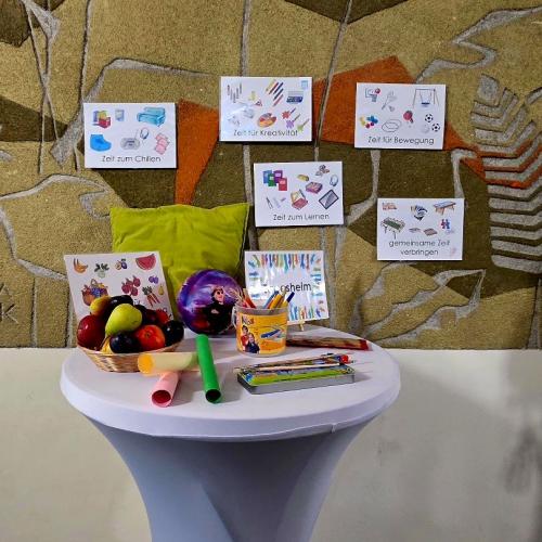 Tischpräsentation des Tagesheimes