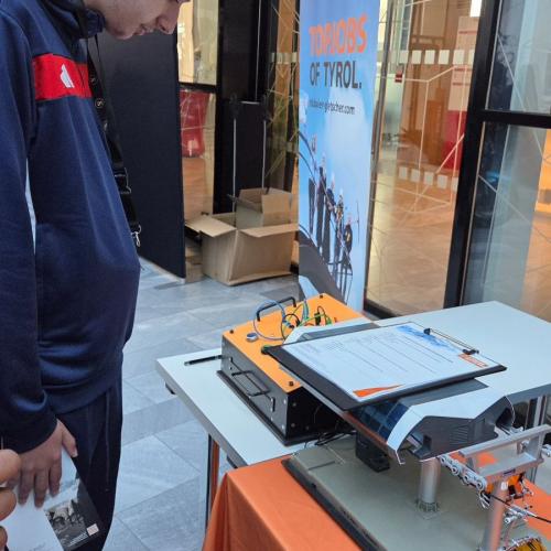 Schüler bei einer Station im Rahmen des Berufsfestivals