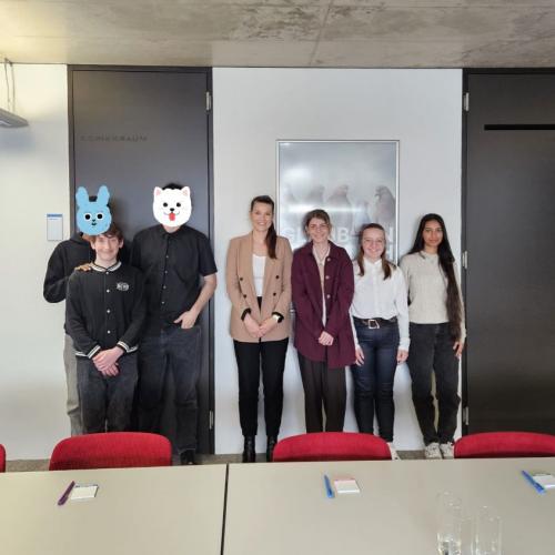 Gruppenbild SchülerInnen beim Bewerbungstraining