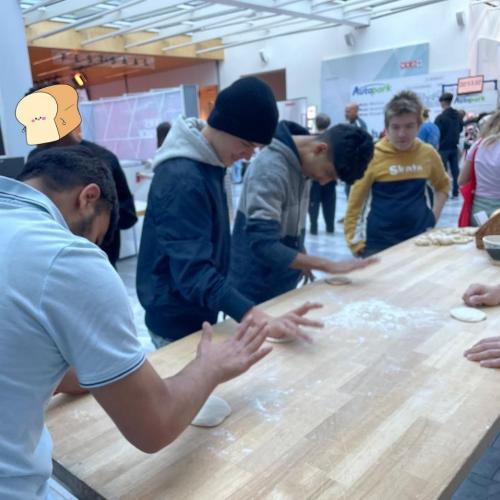 Schüler bei einer Station im Rahmen des Berufsfestivals
