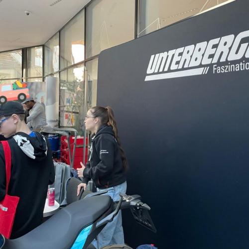 Schüler bei einer Station im Rahmen des Berufsfestivals