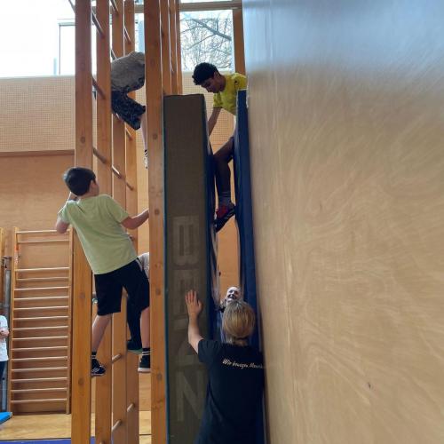 Station "Gletscherspalte"