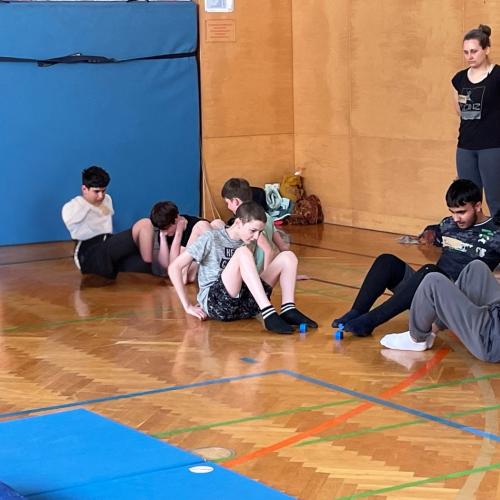 Schüler bei einem Kooperationsspiel