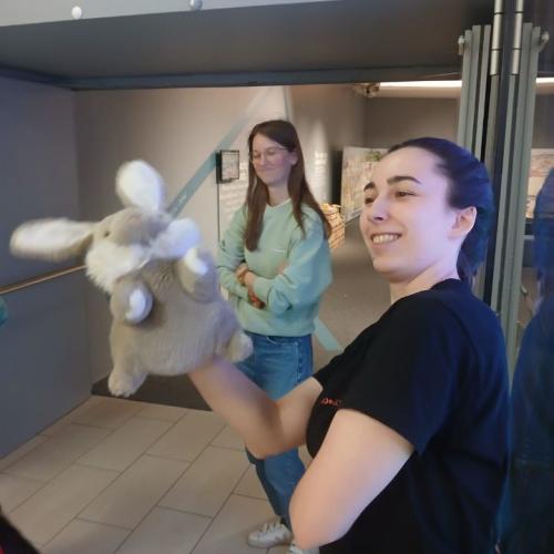 Guide und Lehrerin im Audioversum