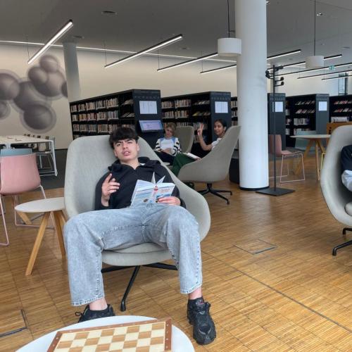 Schülergruppe in der Stadtbibliothek Innsbruck