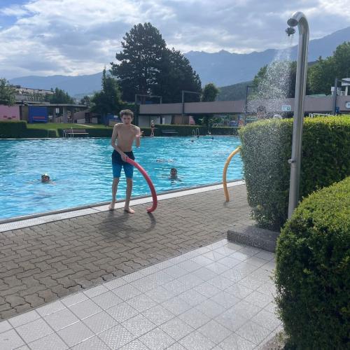 Schüler beim Schwimmen