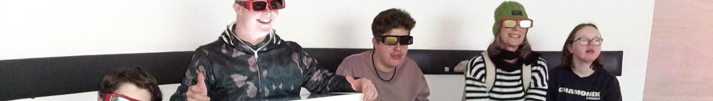 Schülergruppe im Audioversum