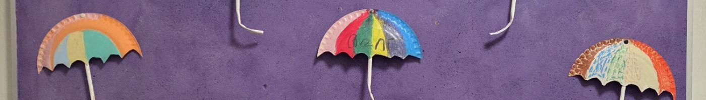 Regenschirme zum Thema Wetter gebastelt