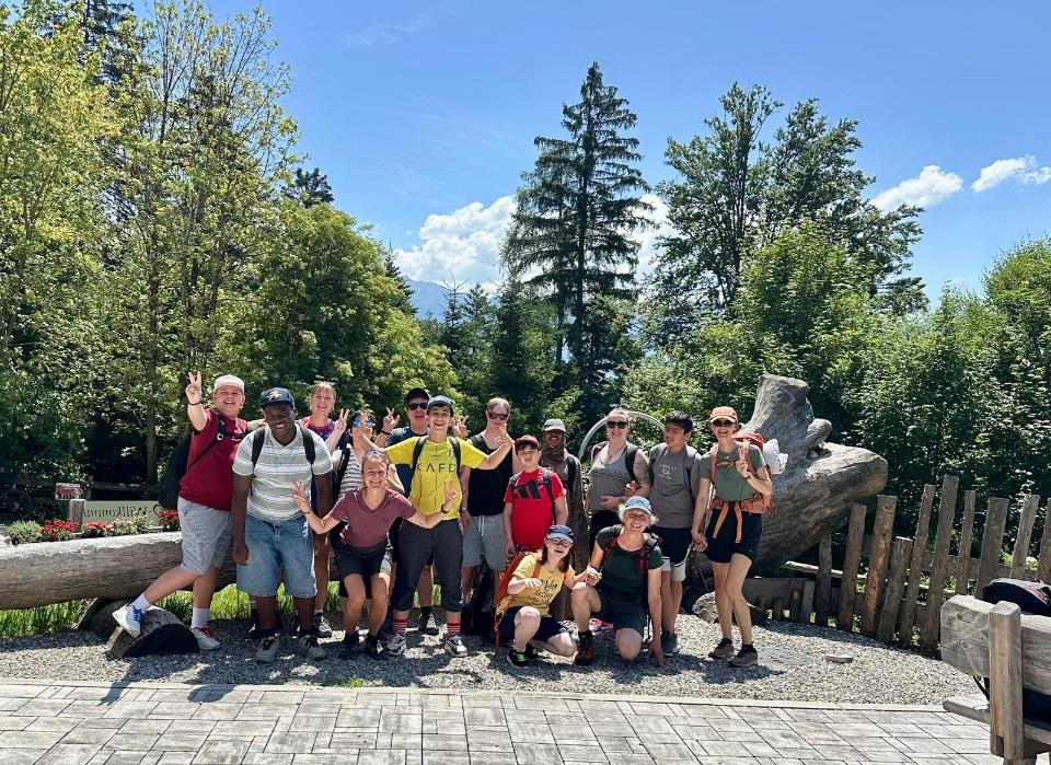Schülergruppe der Schule beim Wandertag