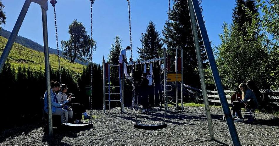 Spielplatz mit SchülerInnen