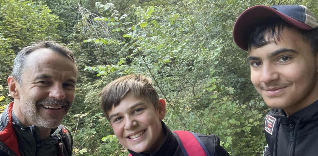 CB Schüler und Lehrer auf dem Weg zur Enzianhütte