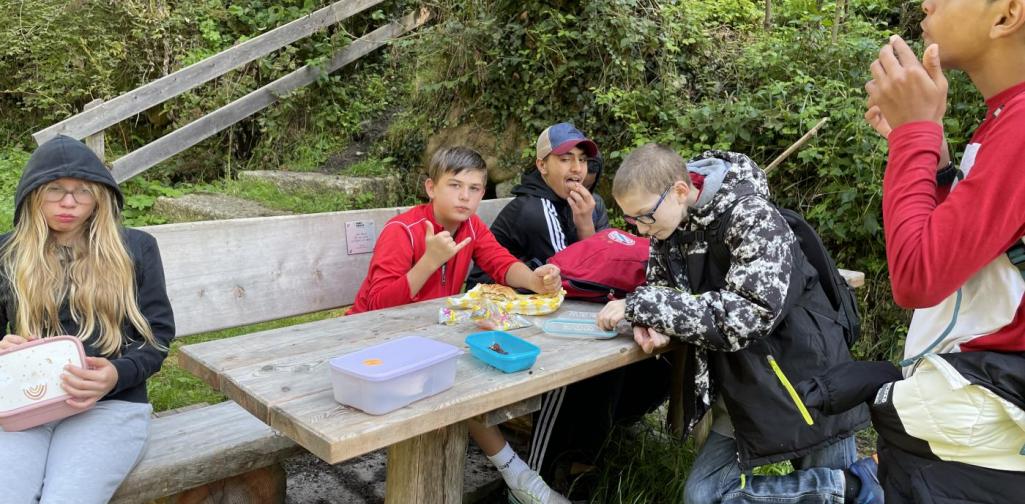 CB Abschlussjause beim Fuchsloch.